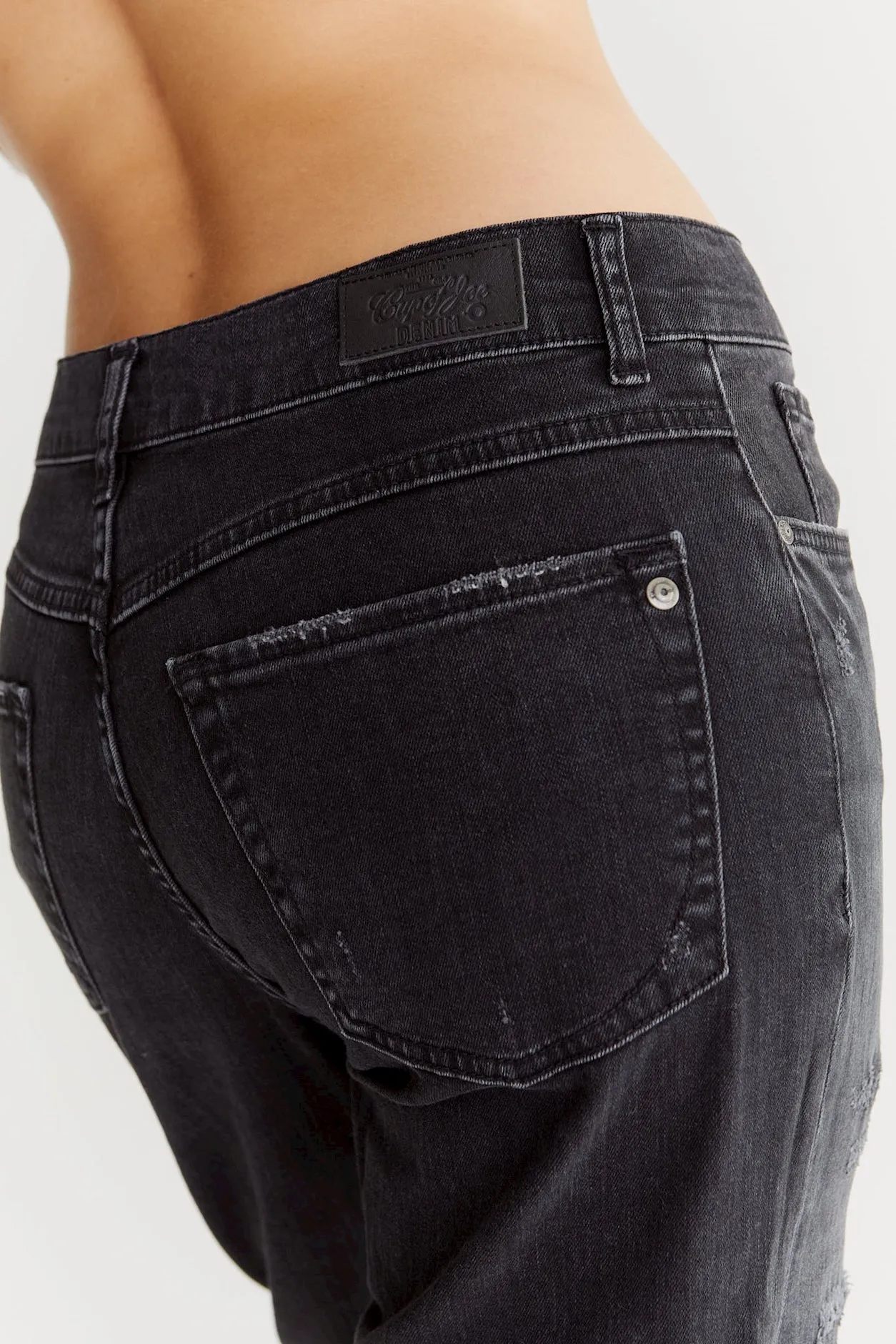 Lynn Mid Waist 5 Pocket Jeans Black Destroyed